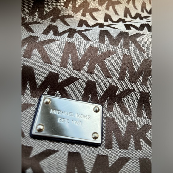 MK Canvas Shoulder Bag Color: Brown Good Condition. - Picture 4 of 11